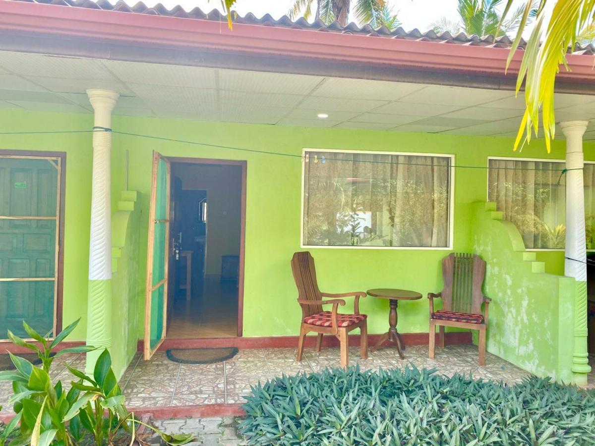 Green Land Villa Ahangama Bagian luar foto